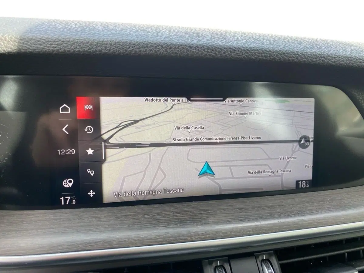 Alfa Romeo Stelvio usata a Firenze (14)