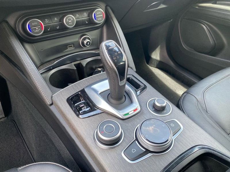 Alfa Romeo Stelvio usata a Firenze (17)