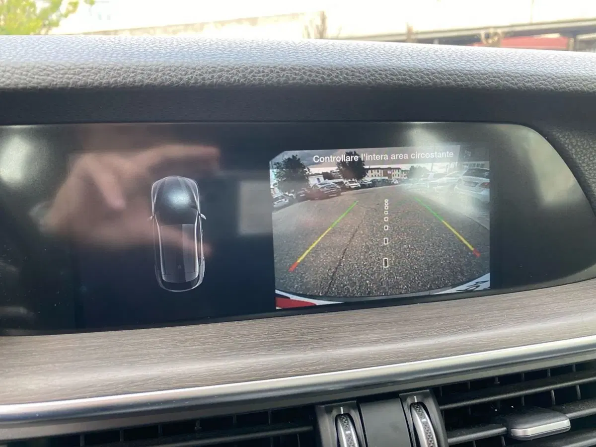 Alfa Romeo Stelvio usata a Firenze (19)