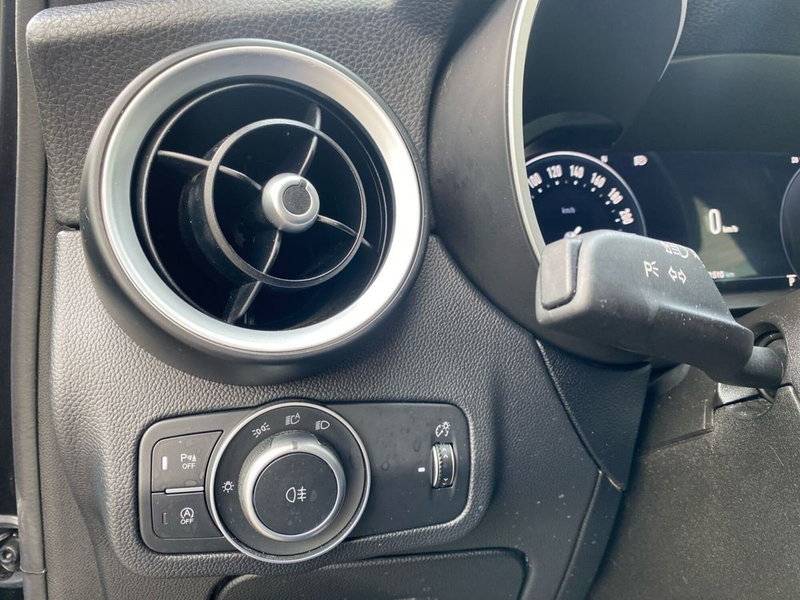 Alfa Romeo Stelvio usata a Firenze (20)