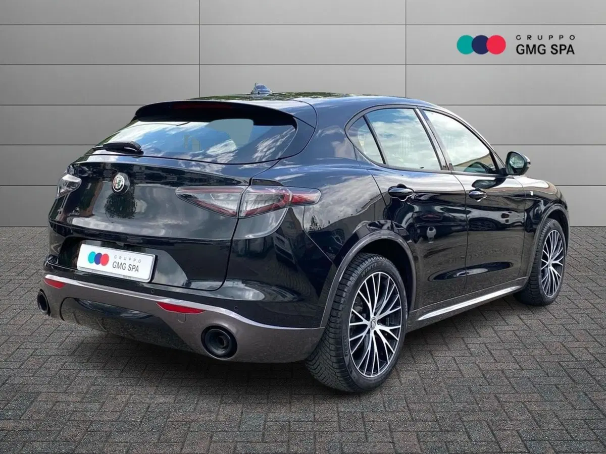 Alfa Romeo Stelvio usata a Firenze (3)