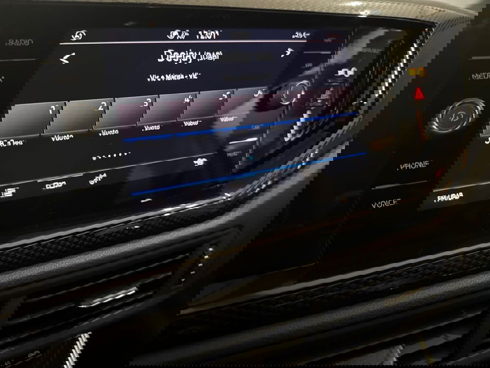 Volkswagen Polo nuova a Prato (14)