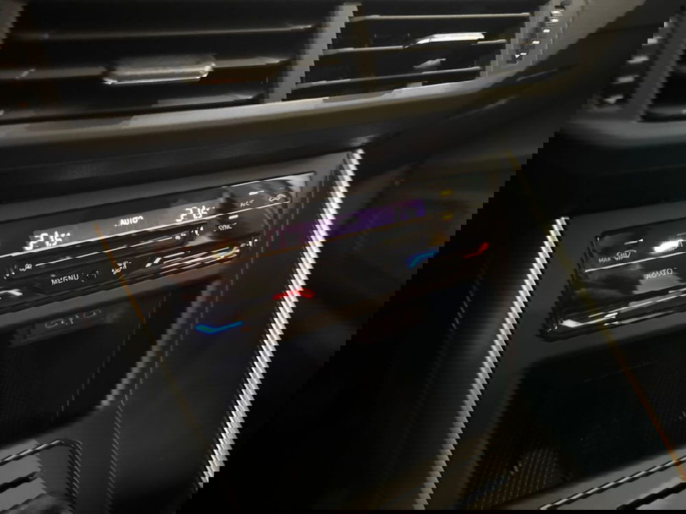 Volkswagen Polo nuova a Prato (15)