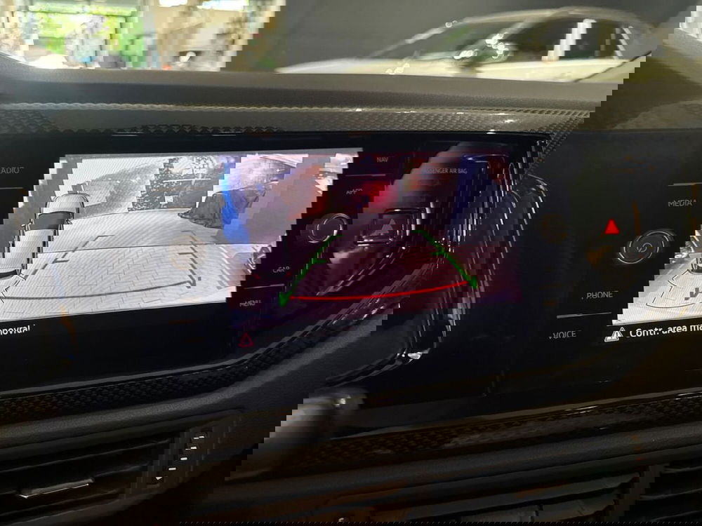 Volkswagen Polo nuova a Prato (17)