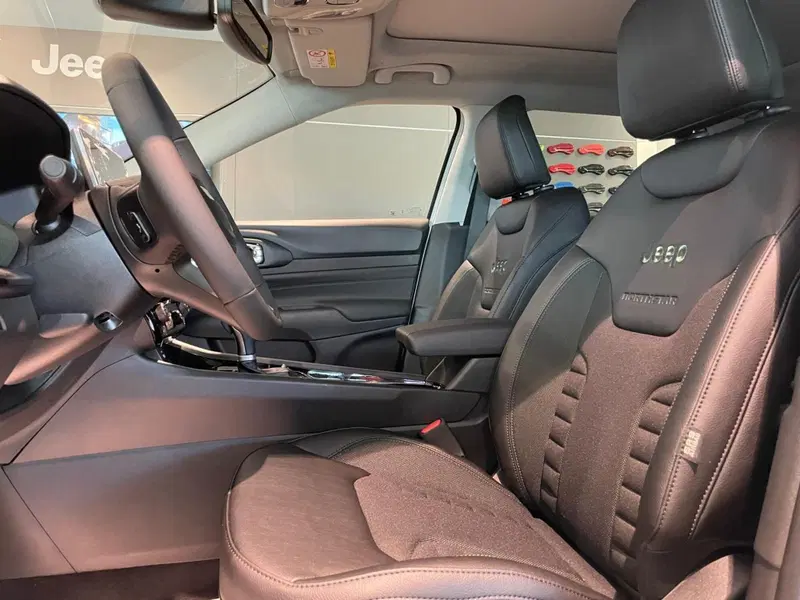 Jeep Compass nuova a Ancona (11)