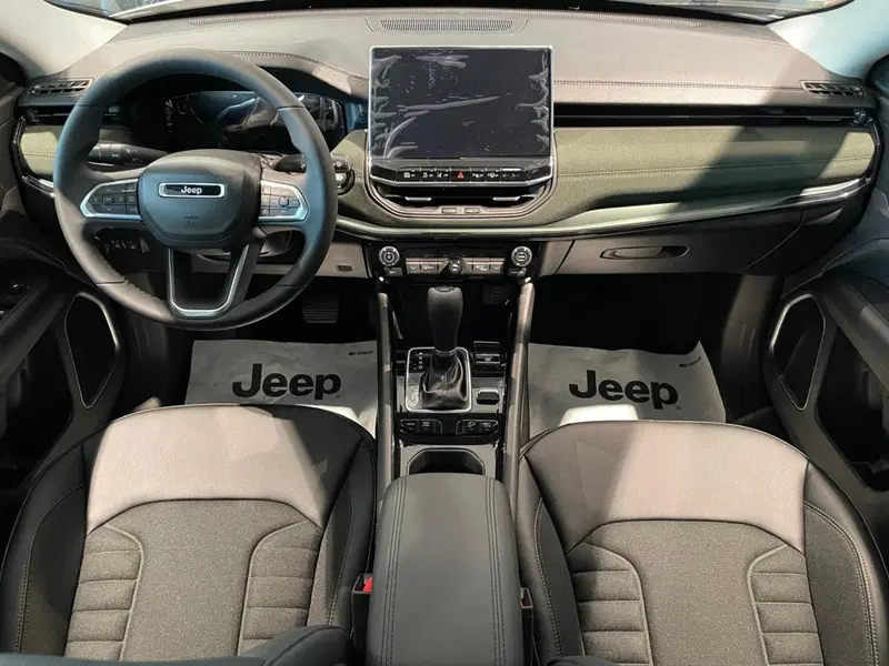 Jeep Compass nuova a Ancona (12)