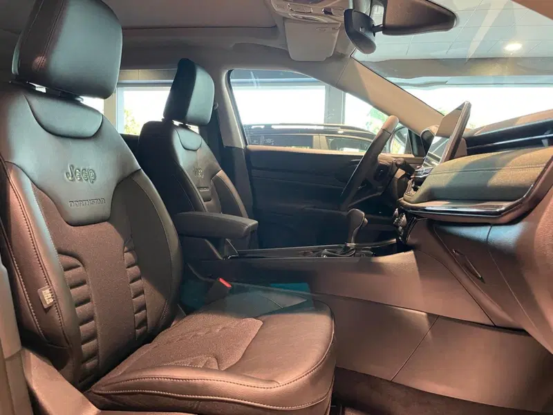 Jeep Compass nuova a Ancona (15)
