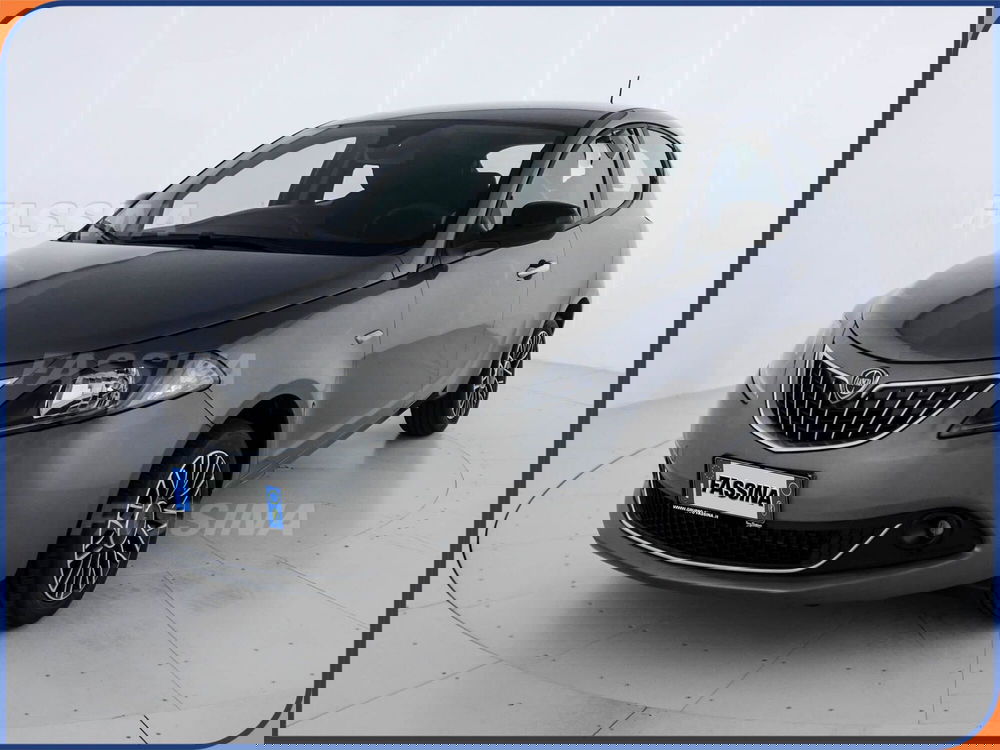 Lancia Ypsilon usata a Milano (3)