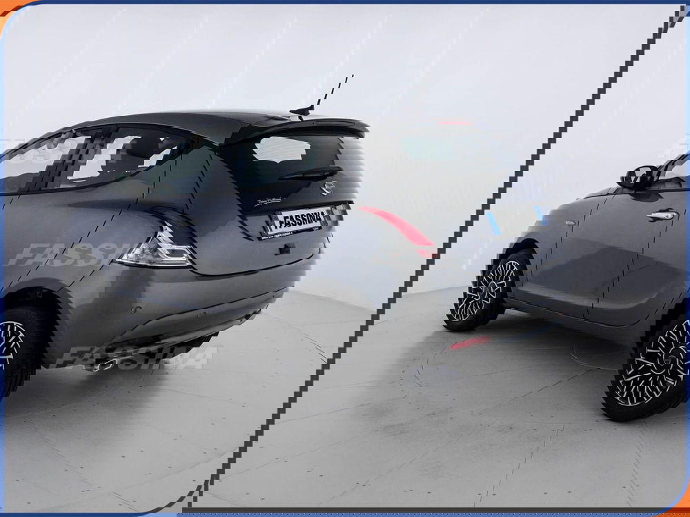 Lancia Ypsilon usata a Milano (4)