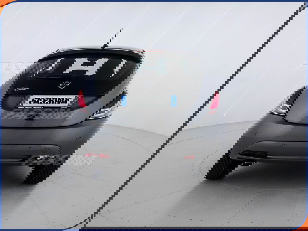 Lancia Ypsilon usata a Milano (5)