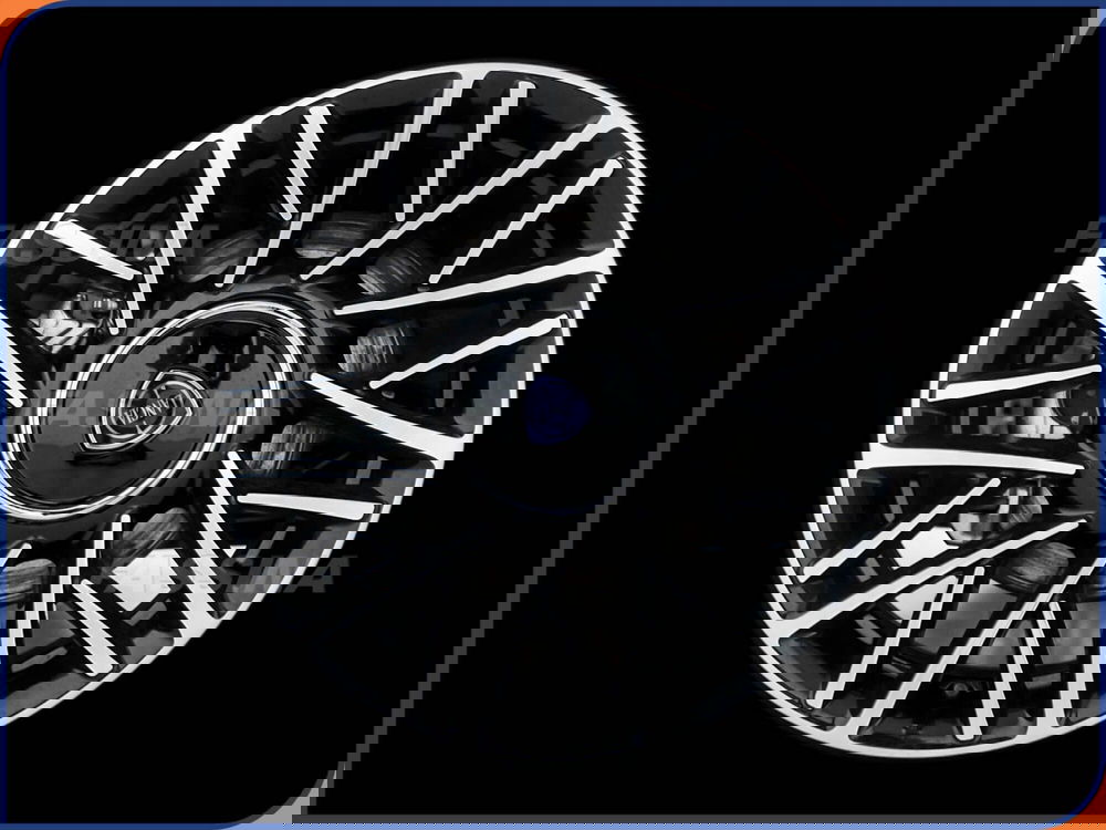 Lancia Ypsilon usata a Milano (7)