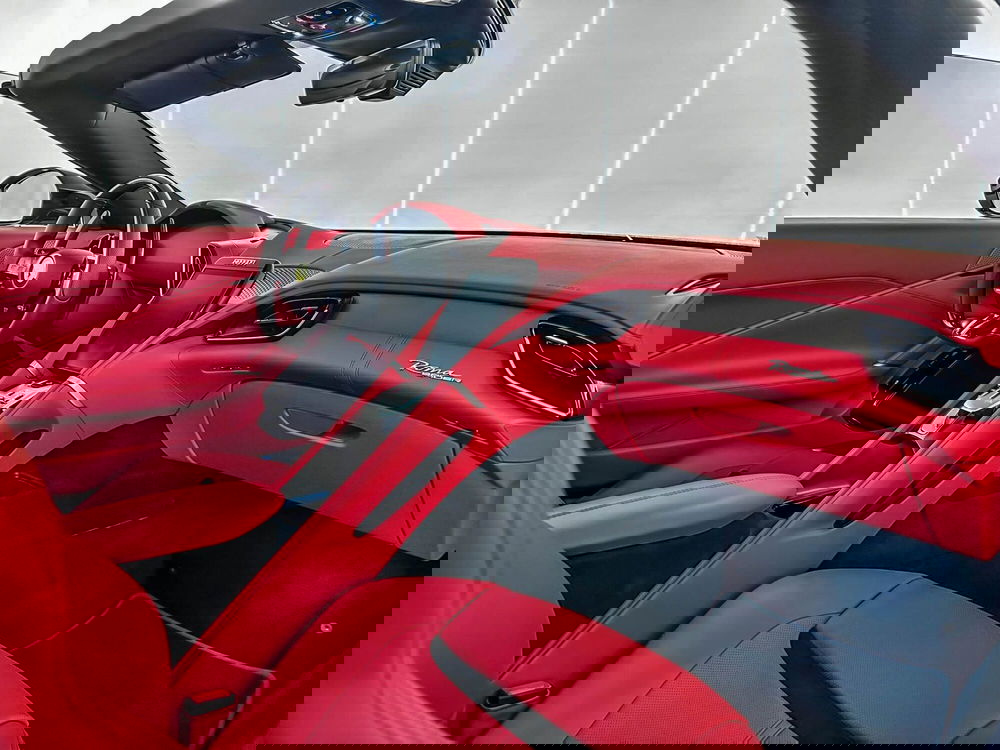 Ferrari Roma Spider usata a Milano (18)