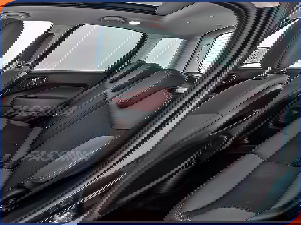 Fiat 500L usata a Milano (10)