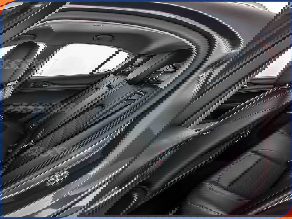 Alfa Romeo Stelvio usata a Milano (11)