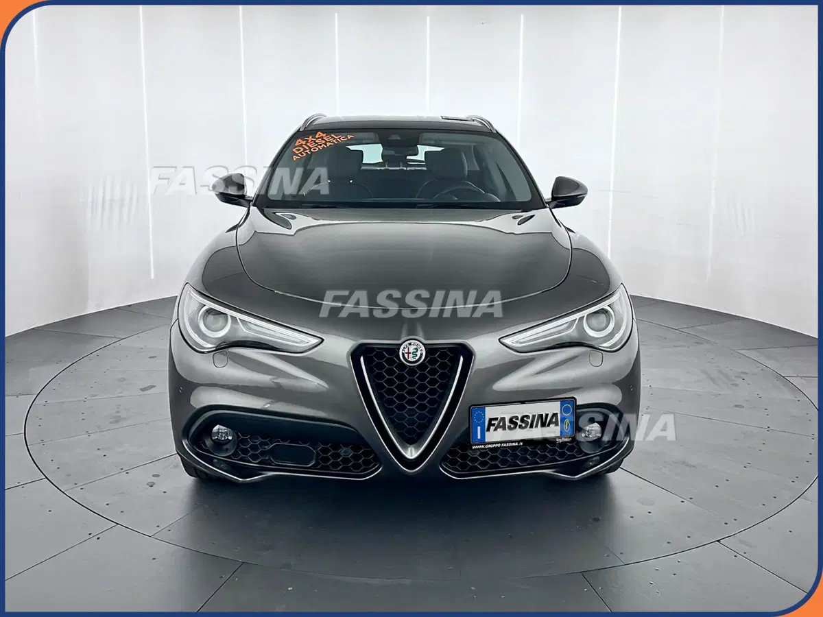 Alfa Romeo Stelvio usata a Milano (2)