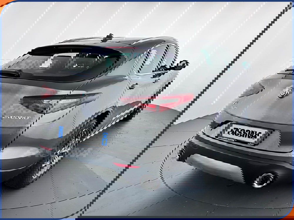 Alfa Romeo Stelvio usata a Milano (6)