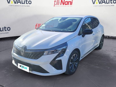 Renault Clio TCe 90 CV 5 porte Techno del 2024 usata a Massa