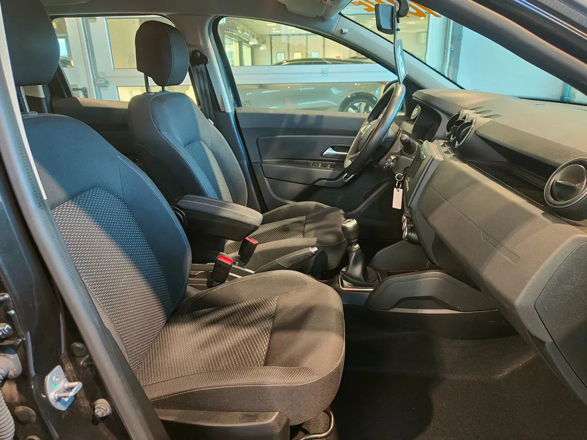 Dacia Duster usata a Torino (19)