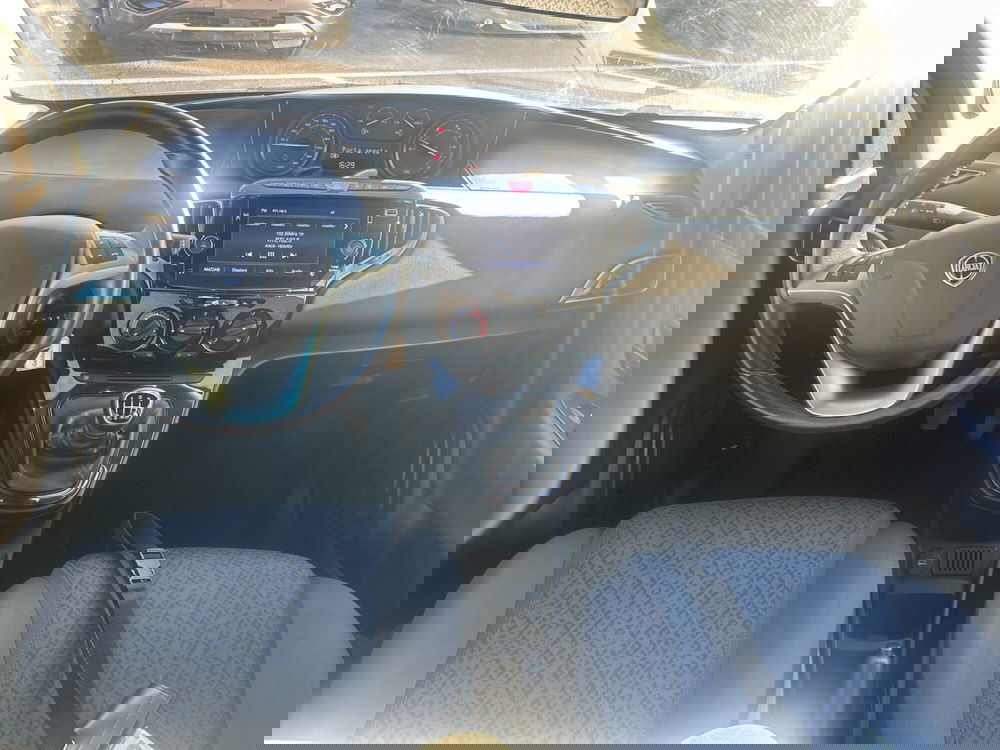 Lancia Ypsilon usata a Bergamo (11)