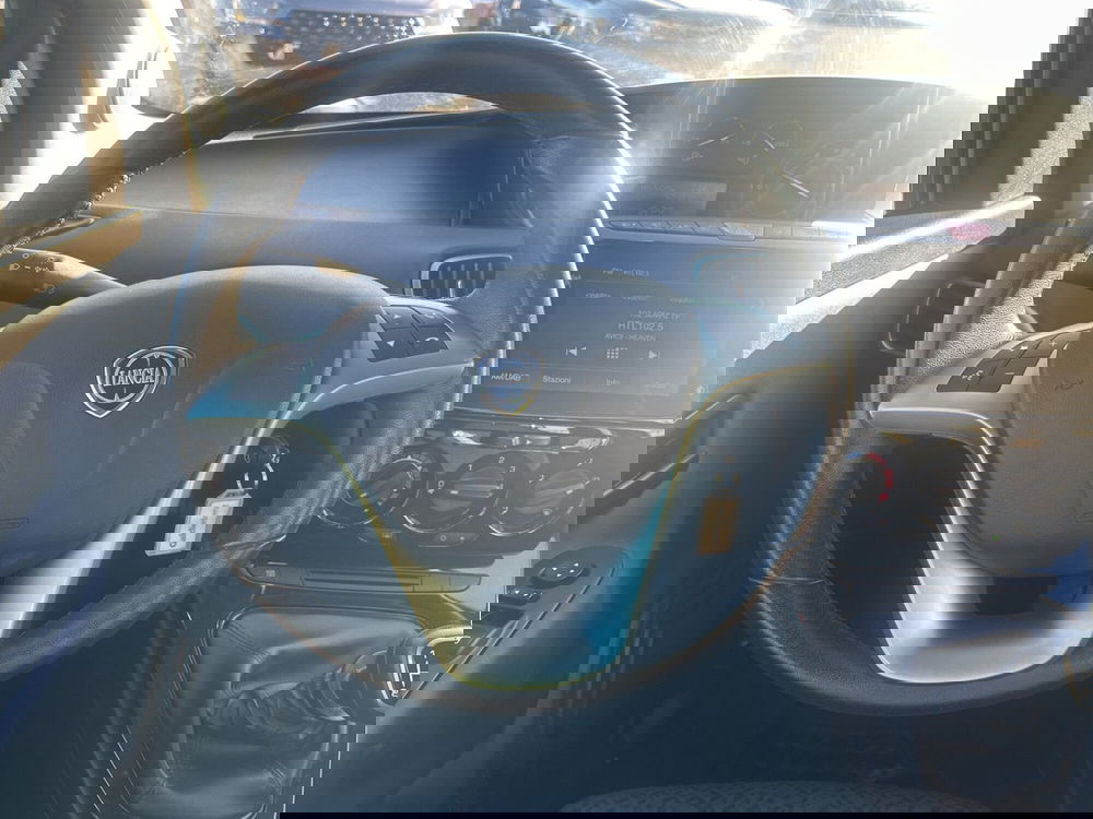 Lancia Ypsilon usata a Bergamo (12)