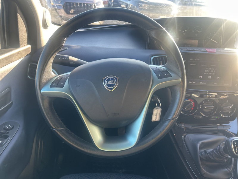 Lancia Ypsilon usata a Bergamo (12)