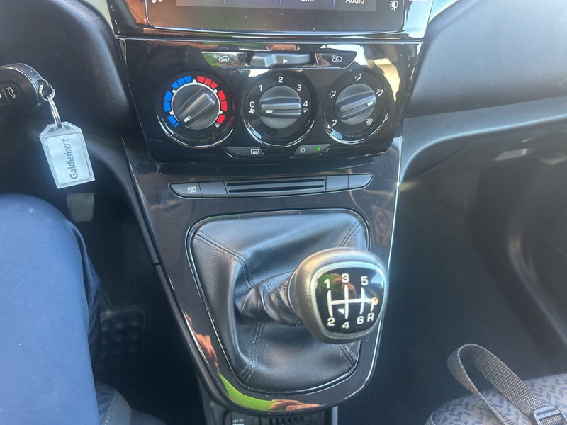Lancia Ypsilon usata a Bergamo (14)