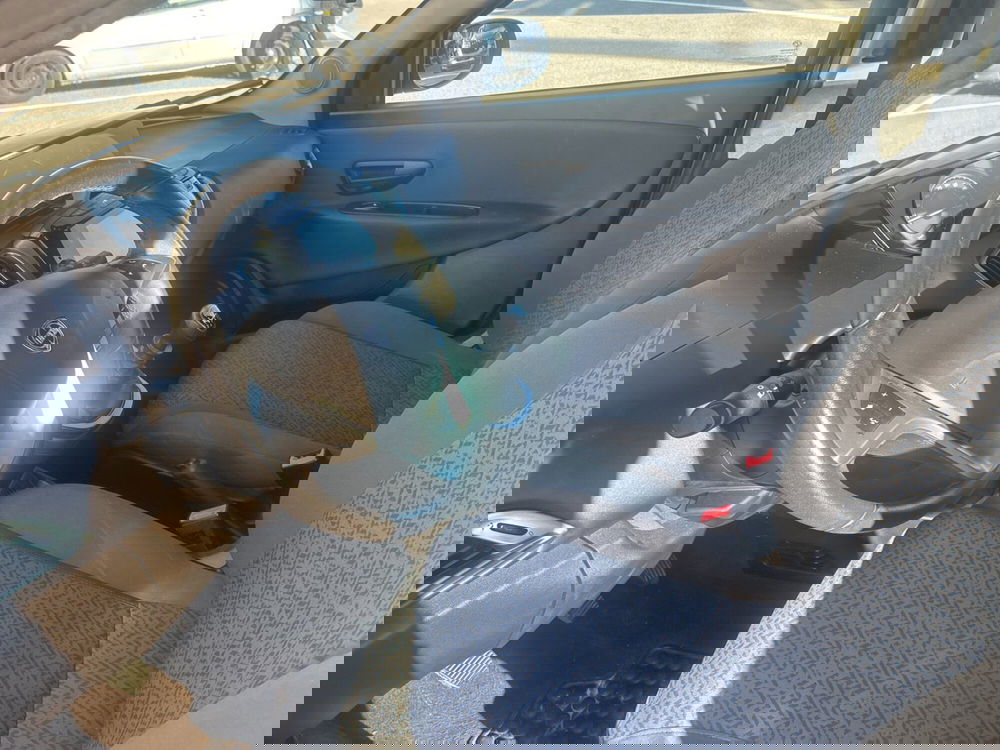 Lancia Ypsilon usata a Bergamo (15)