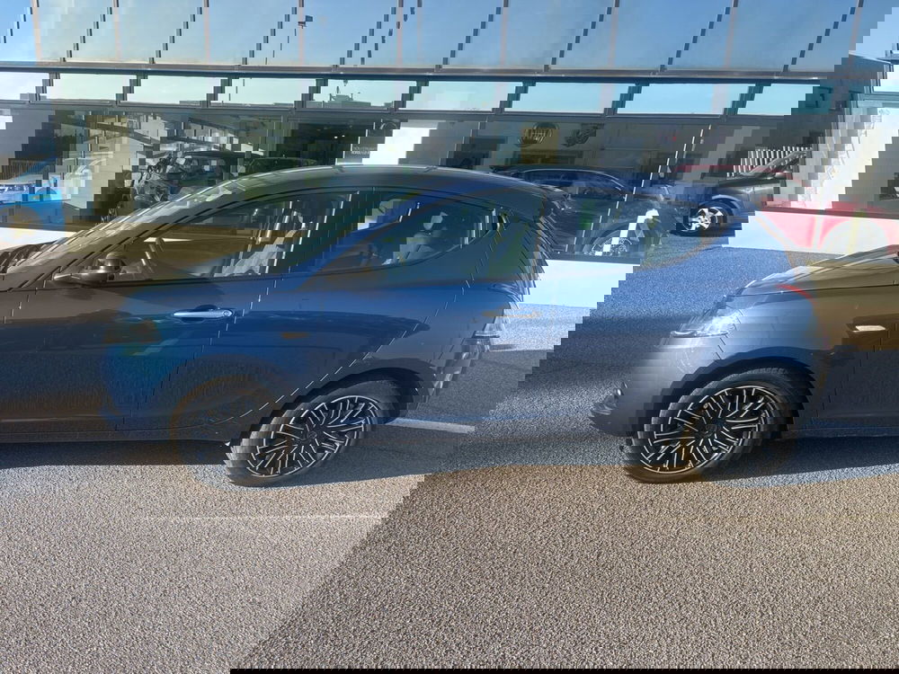 Lancia Ypsilon usata a Bergamo (2)