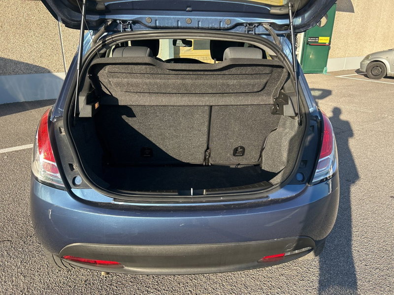 Lancia Ypsilon usata a Bergamo (20)