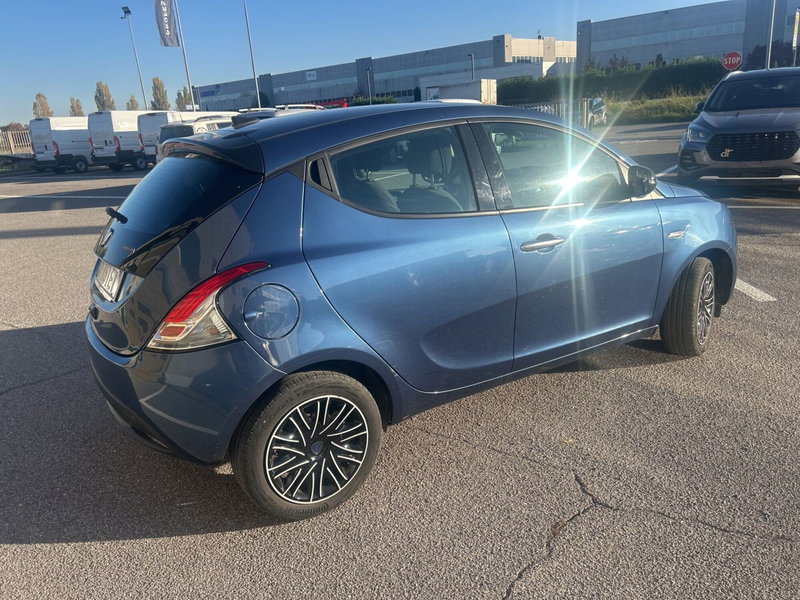 Lancia Ypsilon usata a Bergamo (5)