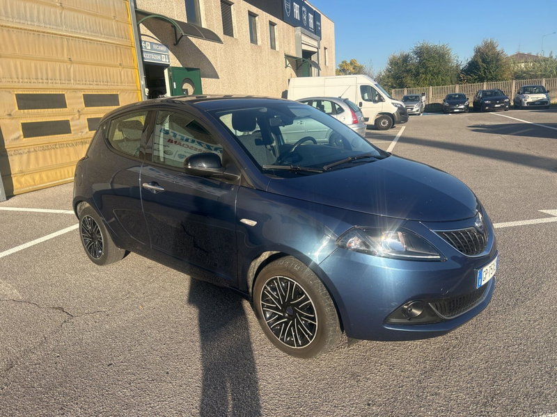 Lancia Ypsilon usata a Bergamo (7)
