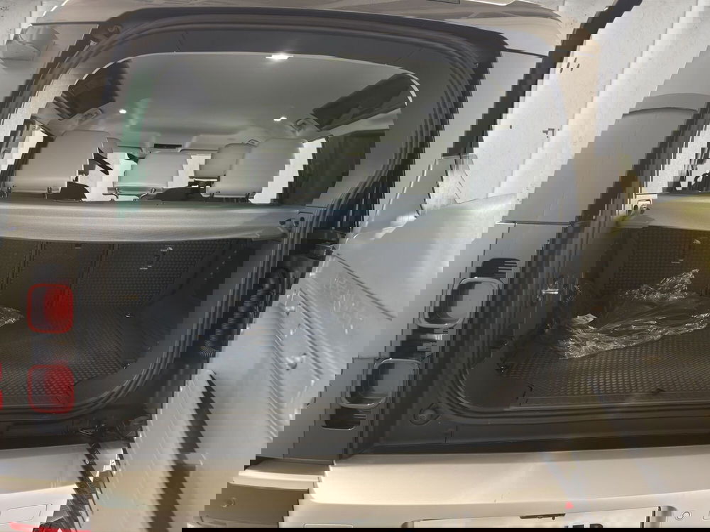 Land Rover Defender usata a Milano (15)