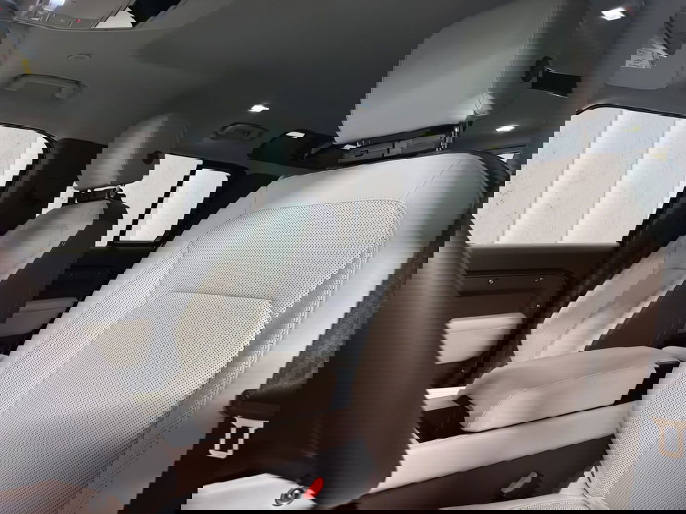 Land Rover Defender usata a Milano (20)