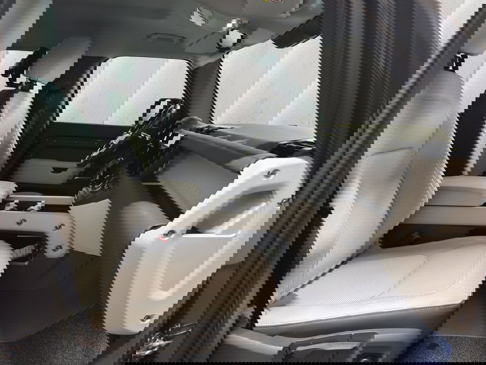 Land Rover Defender usata a Milano (3)