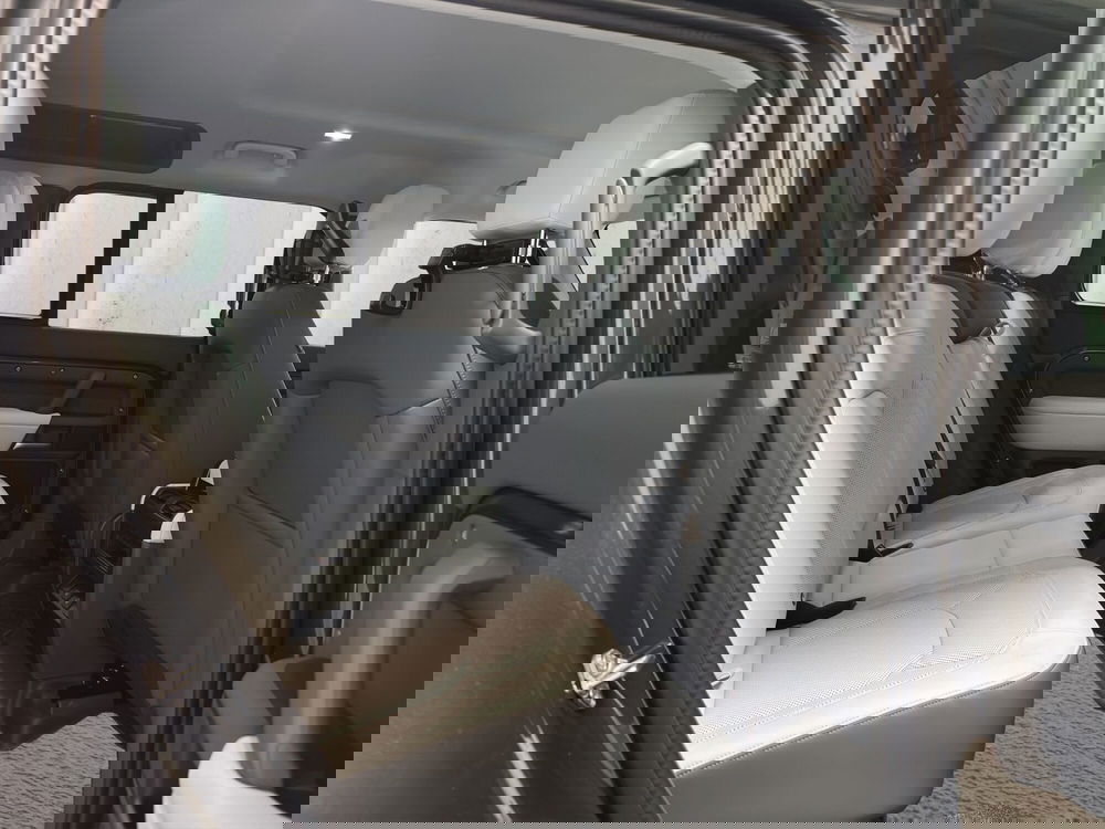 Land Rover Defender usata a Milano (5)