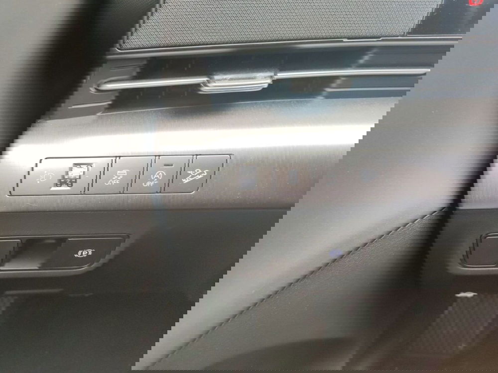 Hyundai Kona nuova a Latina (14)