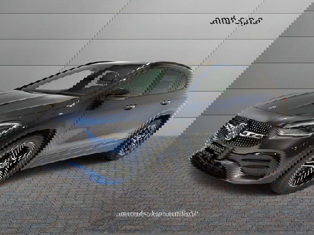 Mercedes-Benz GLA SUV usata a Napoli