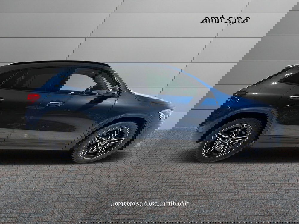 Mercedes-Benz GLA SUV usata a Napoli (5)