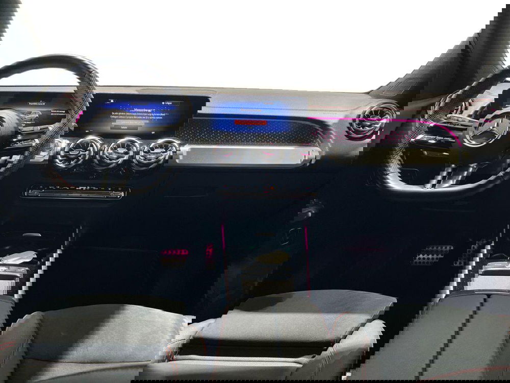 Mercedes-Benz EQB usata a Napoli (11)