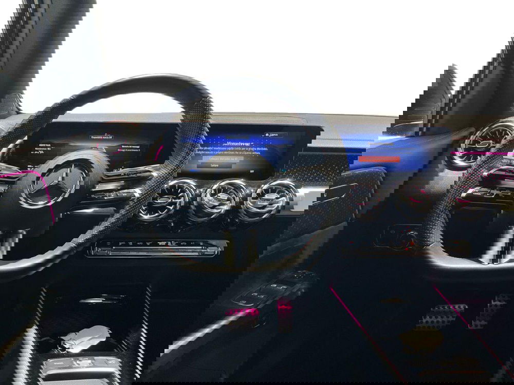 Mercedes-Benz EQB usata a Napoli (13)