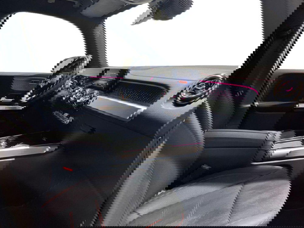 Mercedes-Benz EQB usata a Napoli (16)