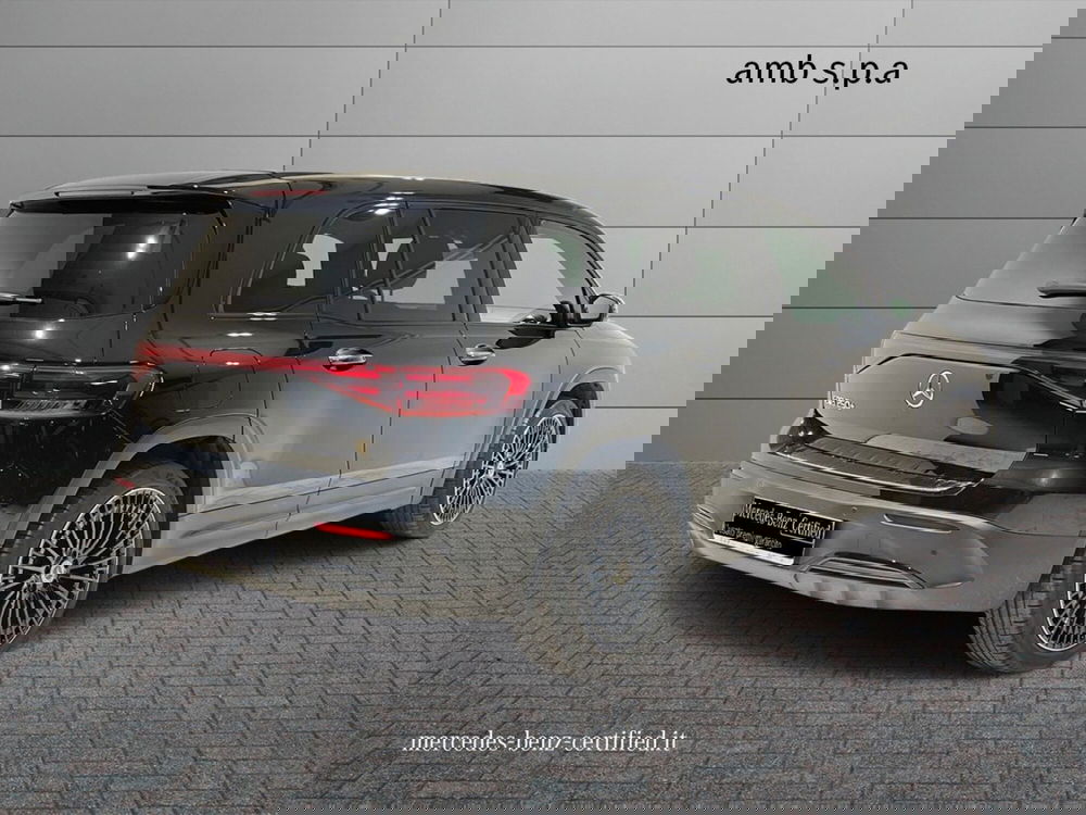 Mercedes-Benz EQB usata a Napoli (2)