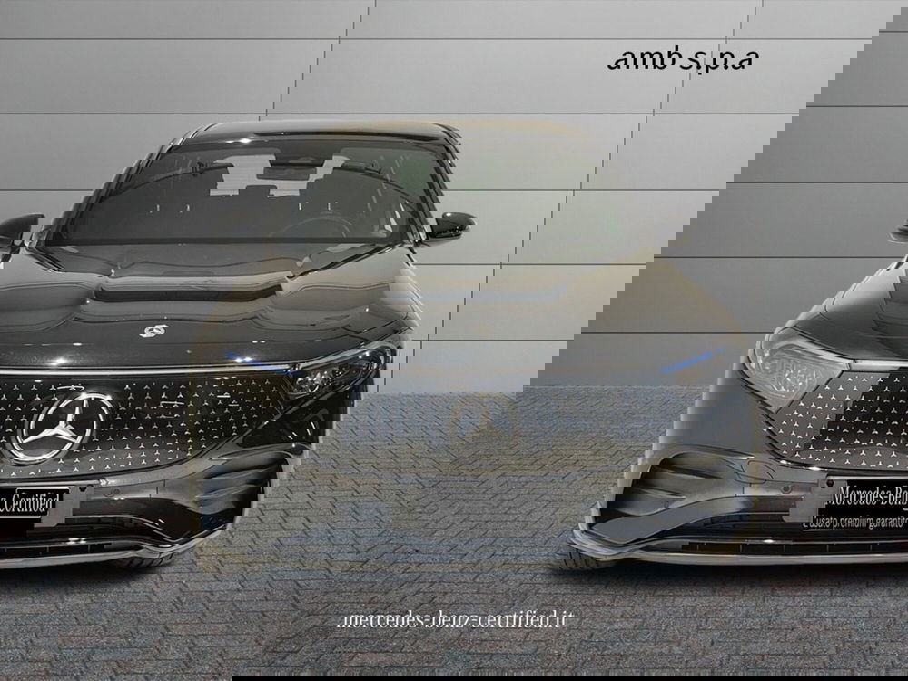 Mercedes-Benz EQB usata a Napoli (3)