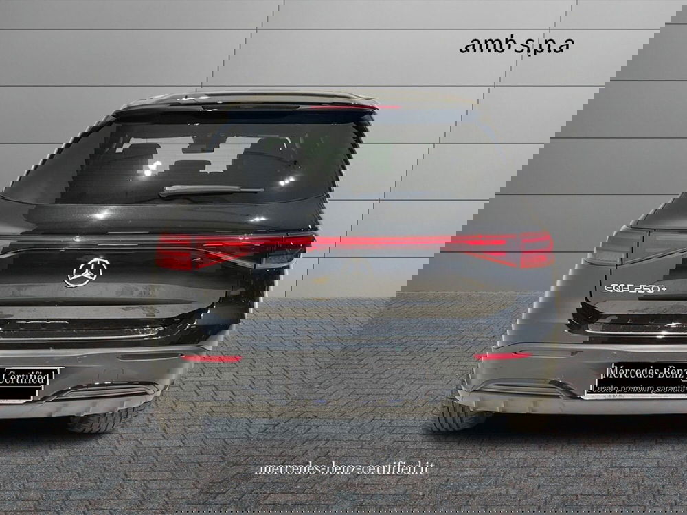 Mercedes-Benz EQB usata a Napoli (4)