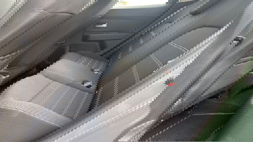 Dacia Duster usata a Padova (15)