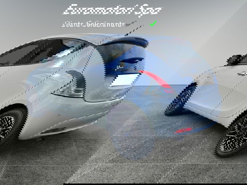 Lancia Ypsilon usata a Siena (3)