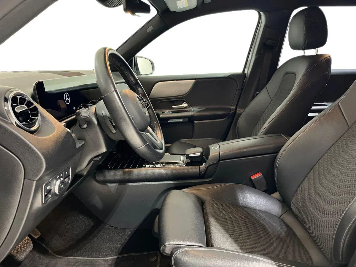 Mercedes-Benz GLB usata a Napoli (12)