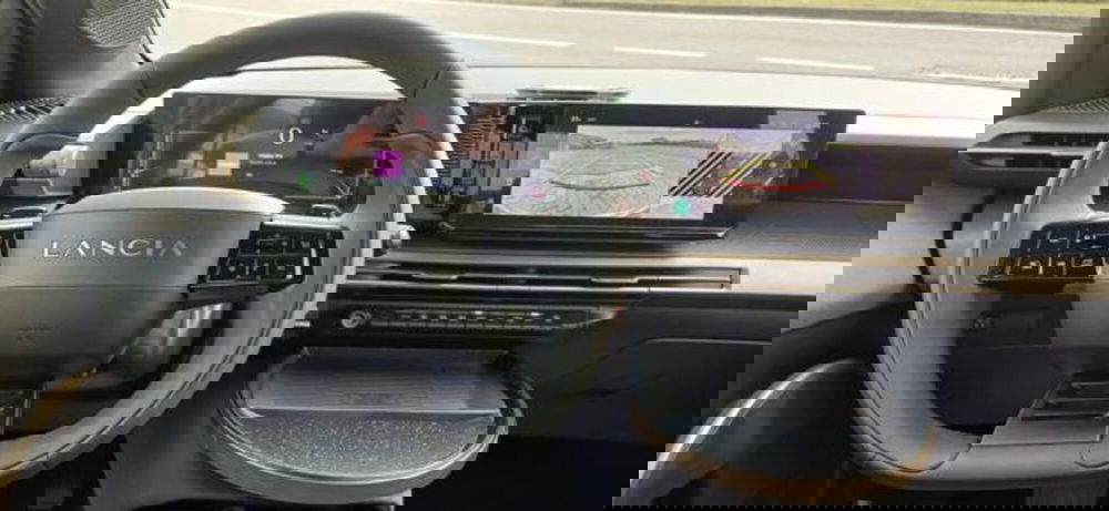 Lancia Ypsilon nuova a Padova (12)