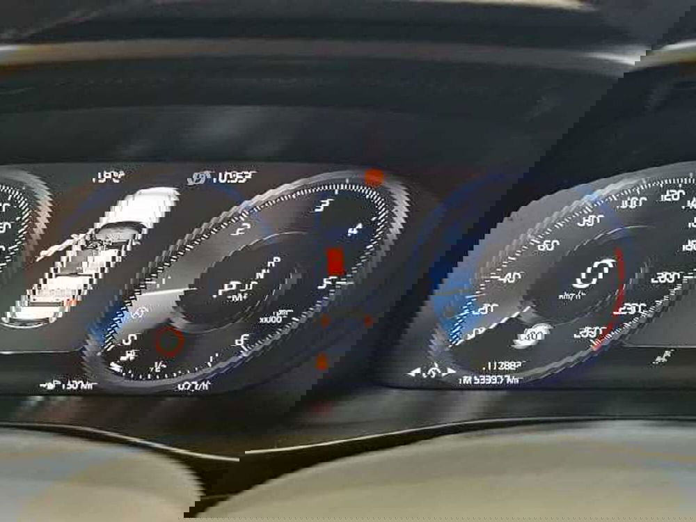 Volvo XC40 usata a Caserta (11)