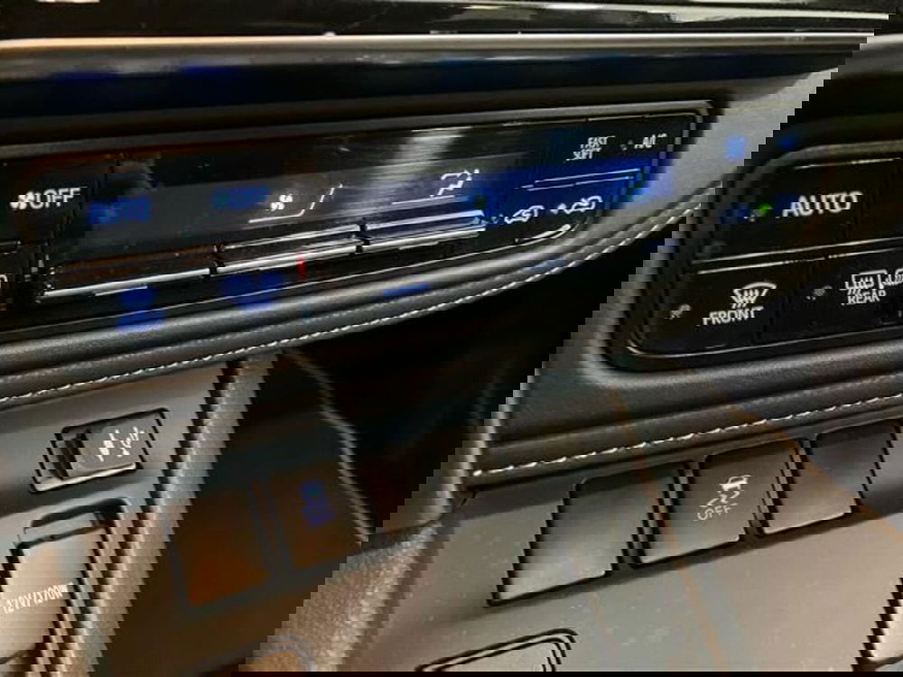 Toyota Auris usata a Como (19)